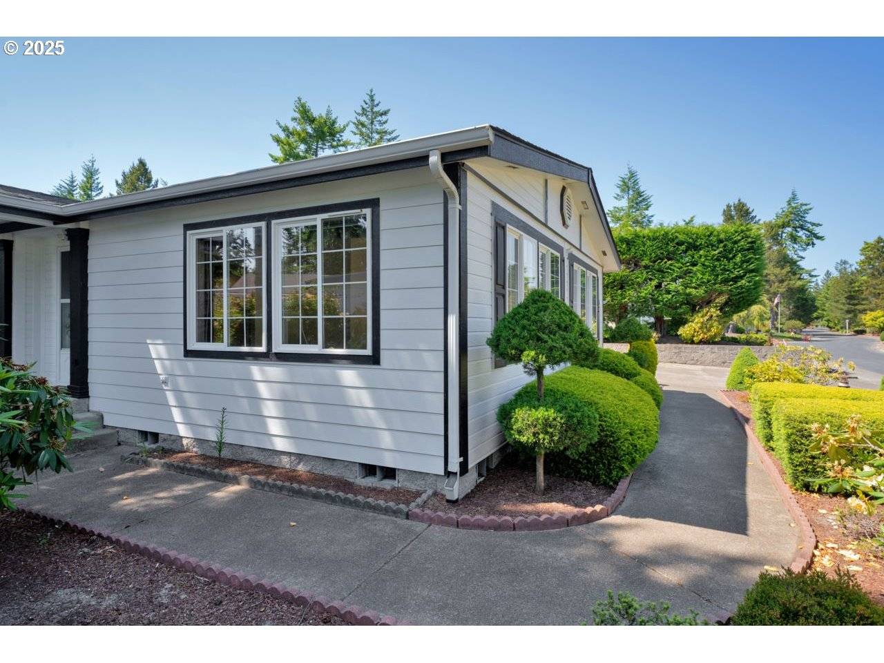 Florence, OR 97439,851 MUNSEL CREEK LOOP