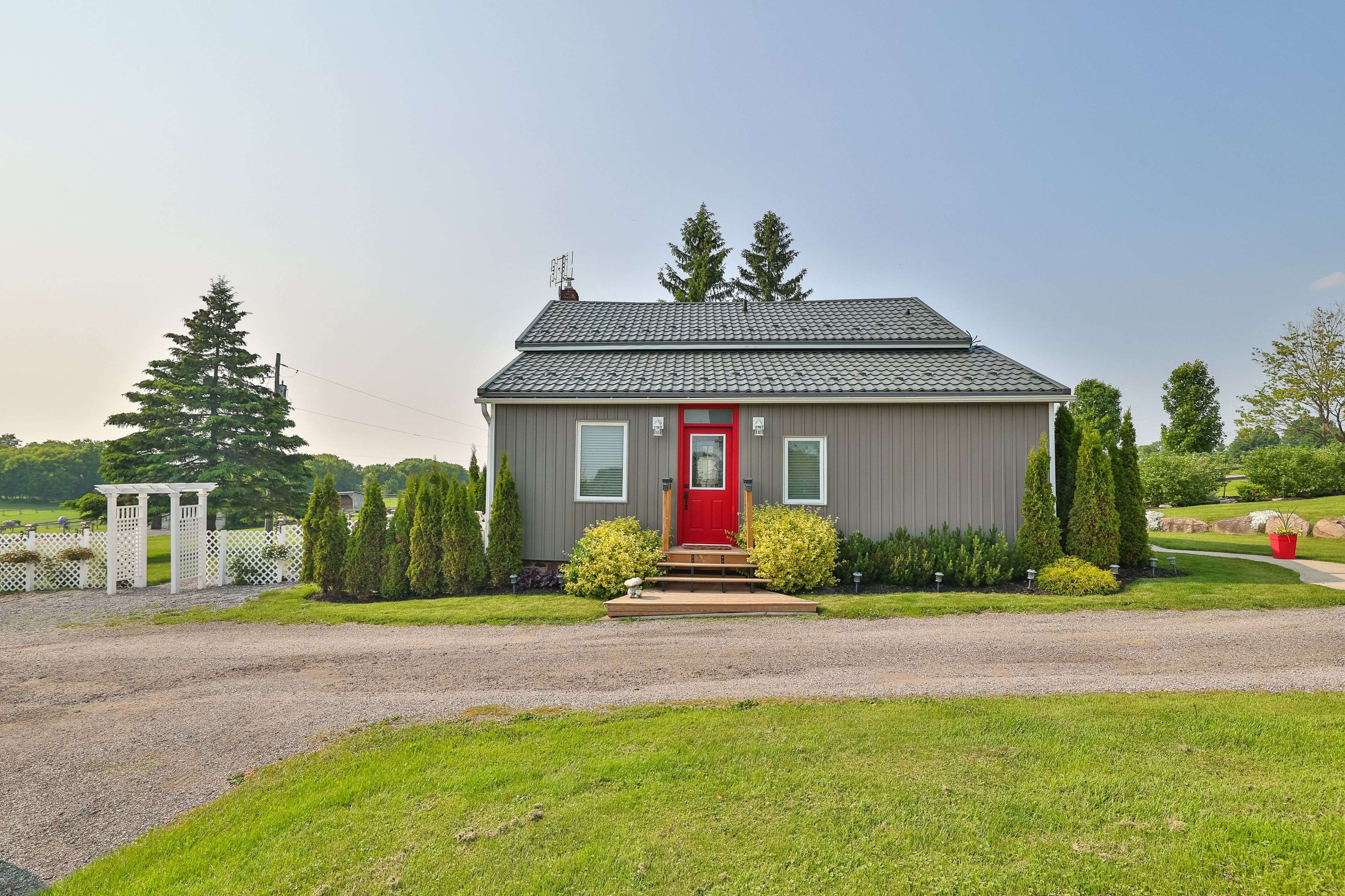 Clarington, ON L1C 5R3,6406 Clemens RD