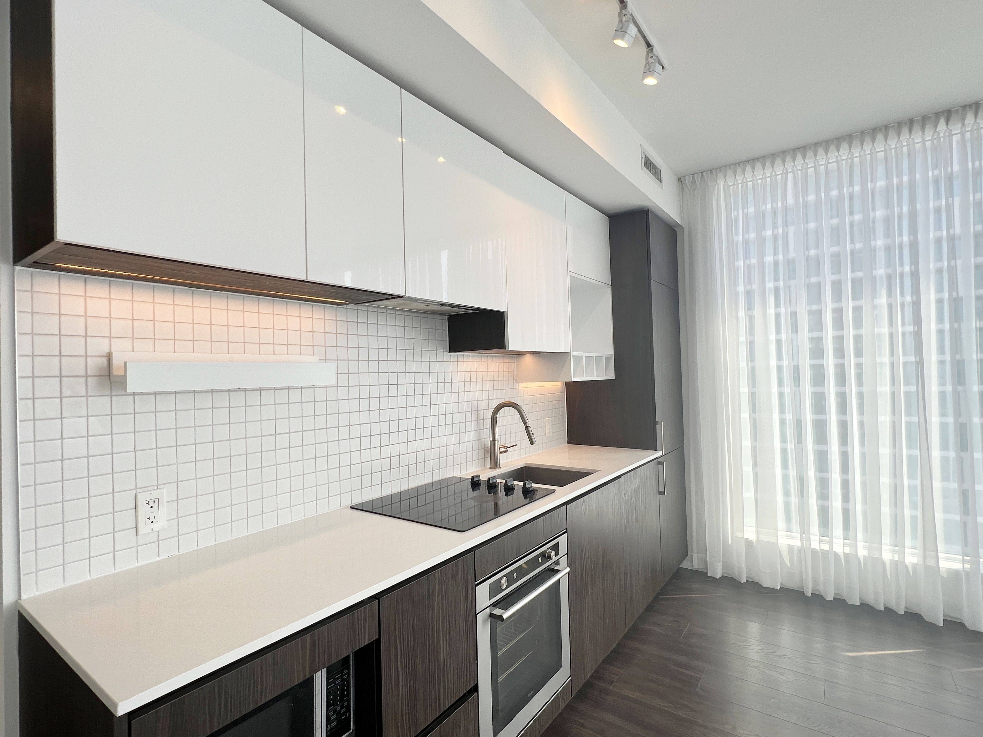 Vaughan, ON L4K 0J6,898 Portage Pkwy #1803