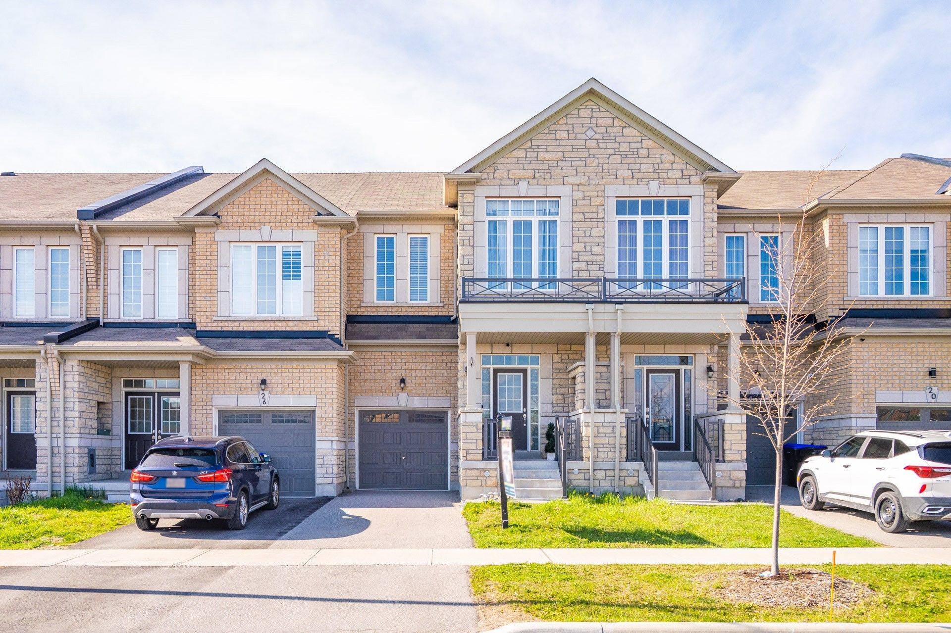 24 Veterans ST, Bradford West Gwillimbury, ON L3Z 4L3