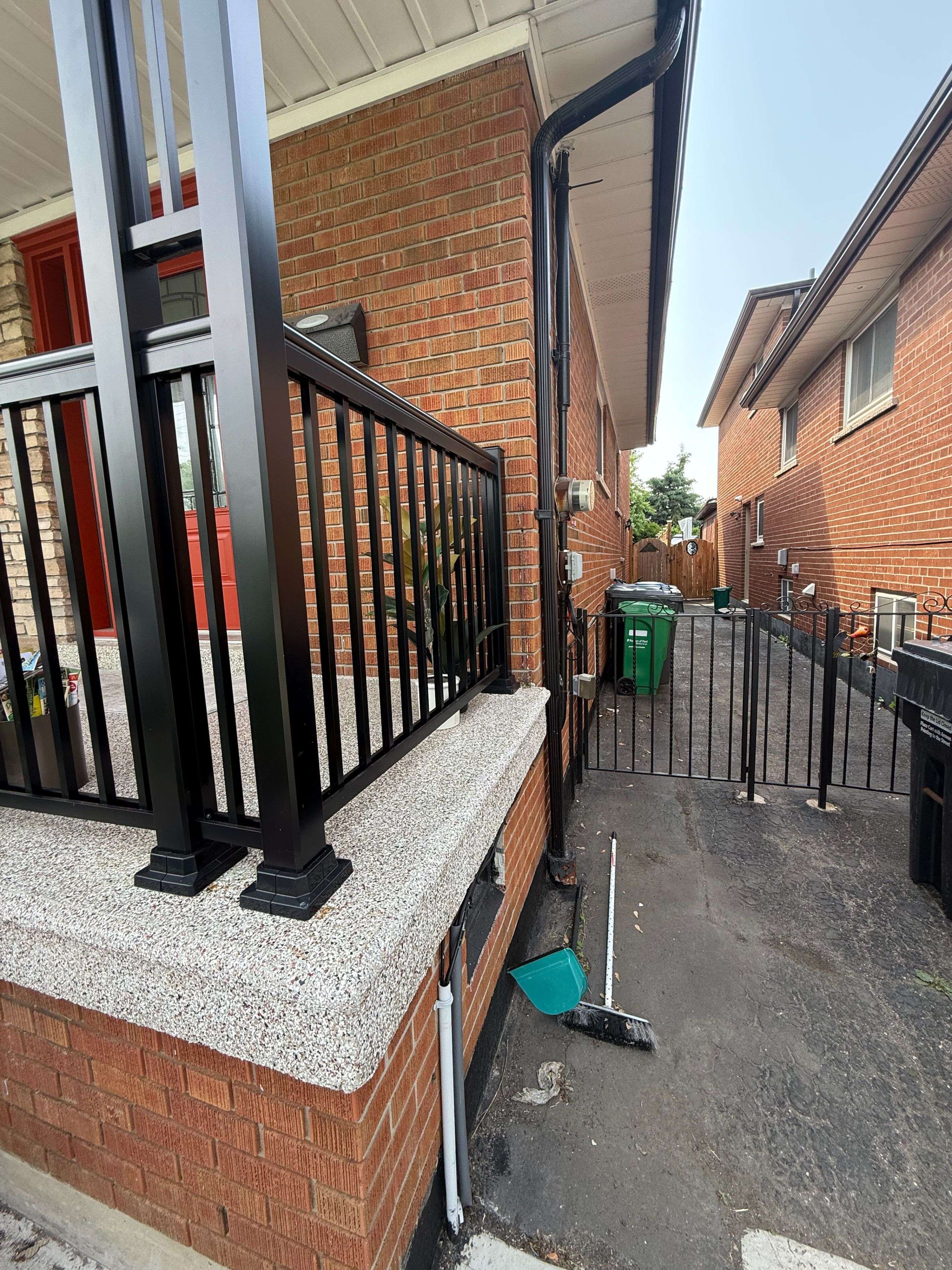 759 Bloor ST #Main Floor, Mississauga, ON L4Y 2M7
