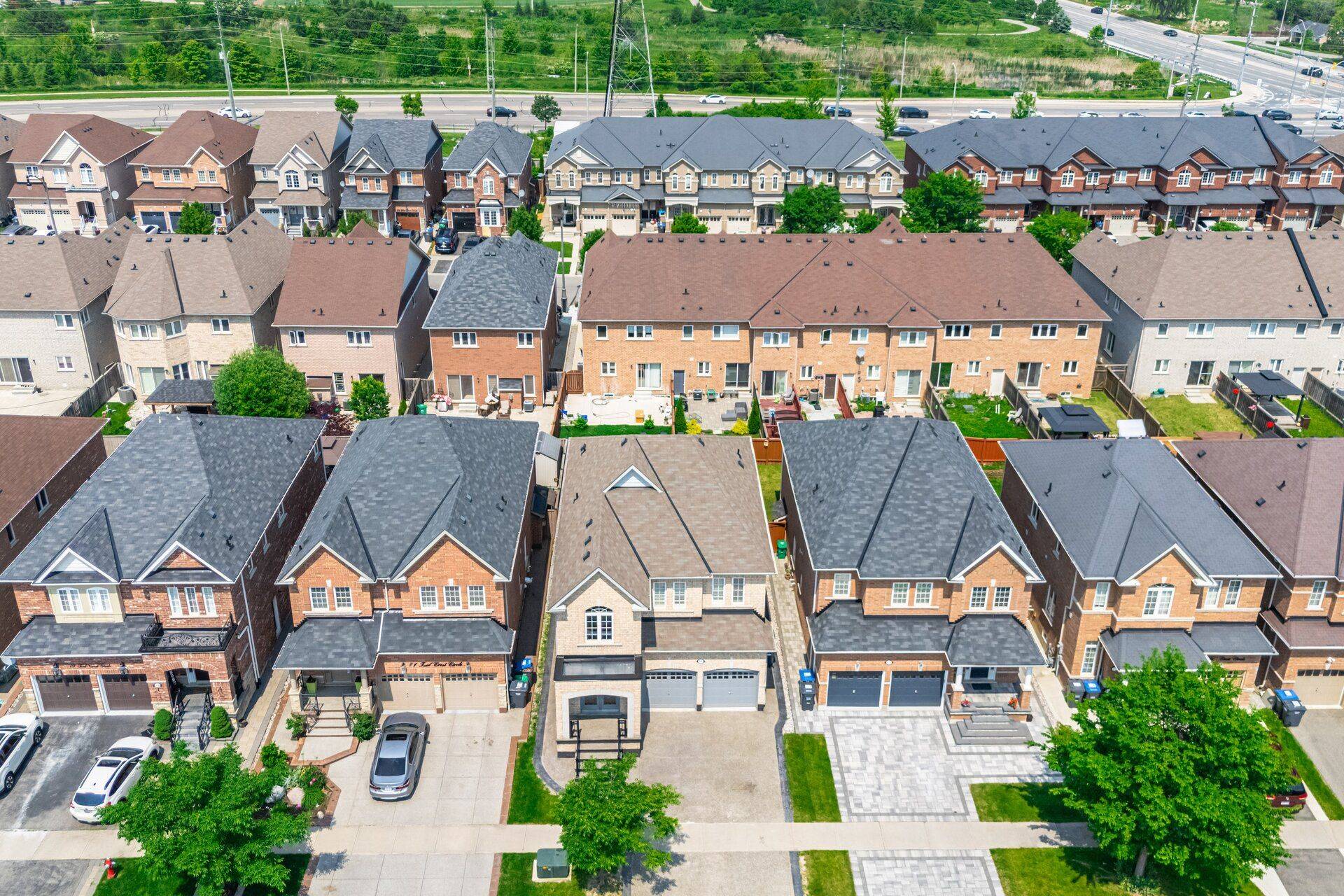 Brampton, ON L6X 2Z6,23 Teal Crest CIR
