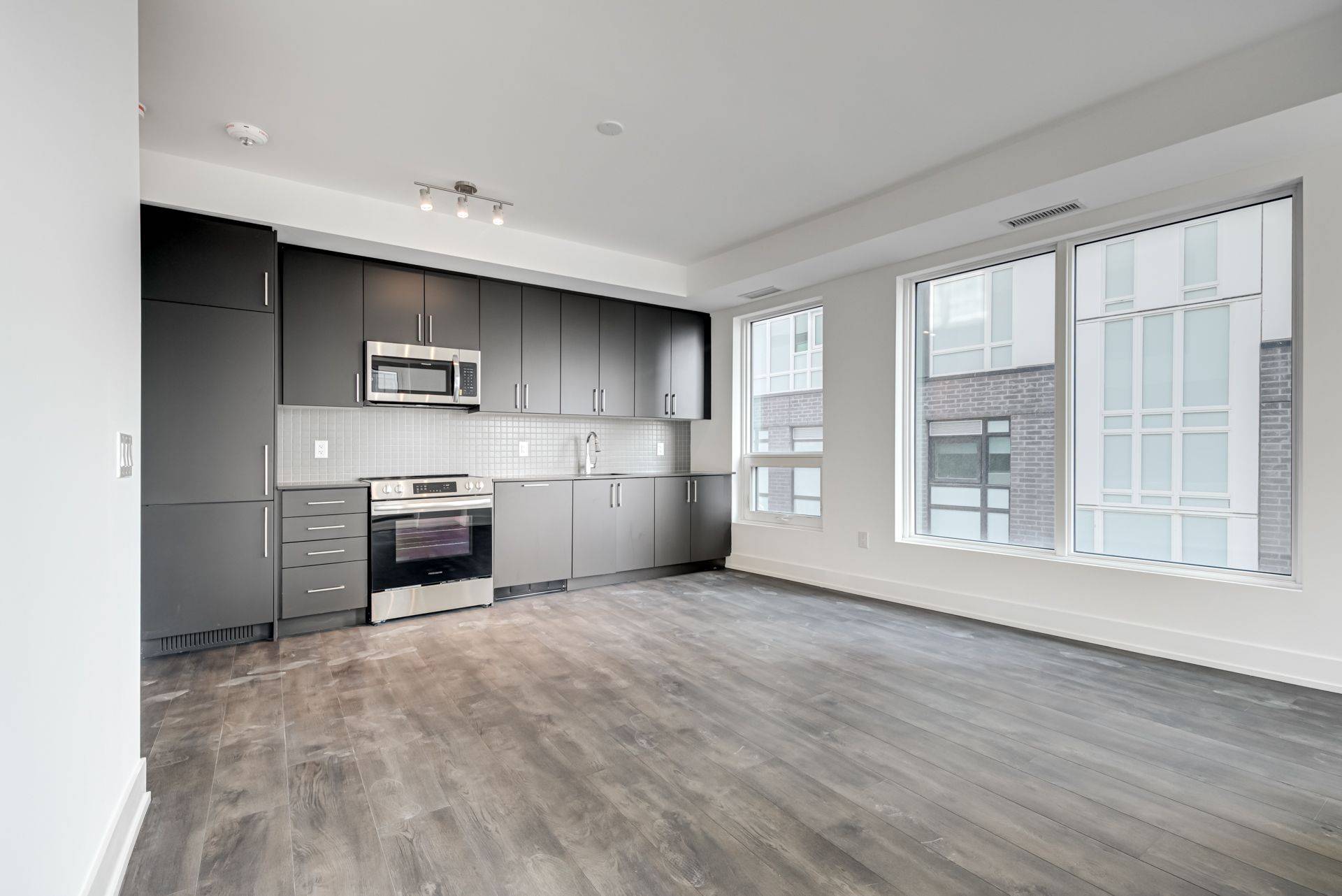 2450 Old Bronte RD #318, Oakville, ON L6M 5P6