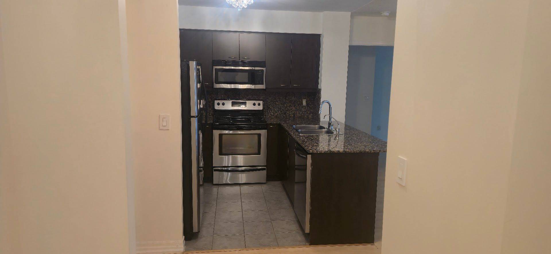 Toronto W09, ON M9P 0A1,1403 Royal York RD #611