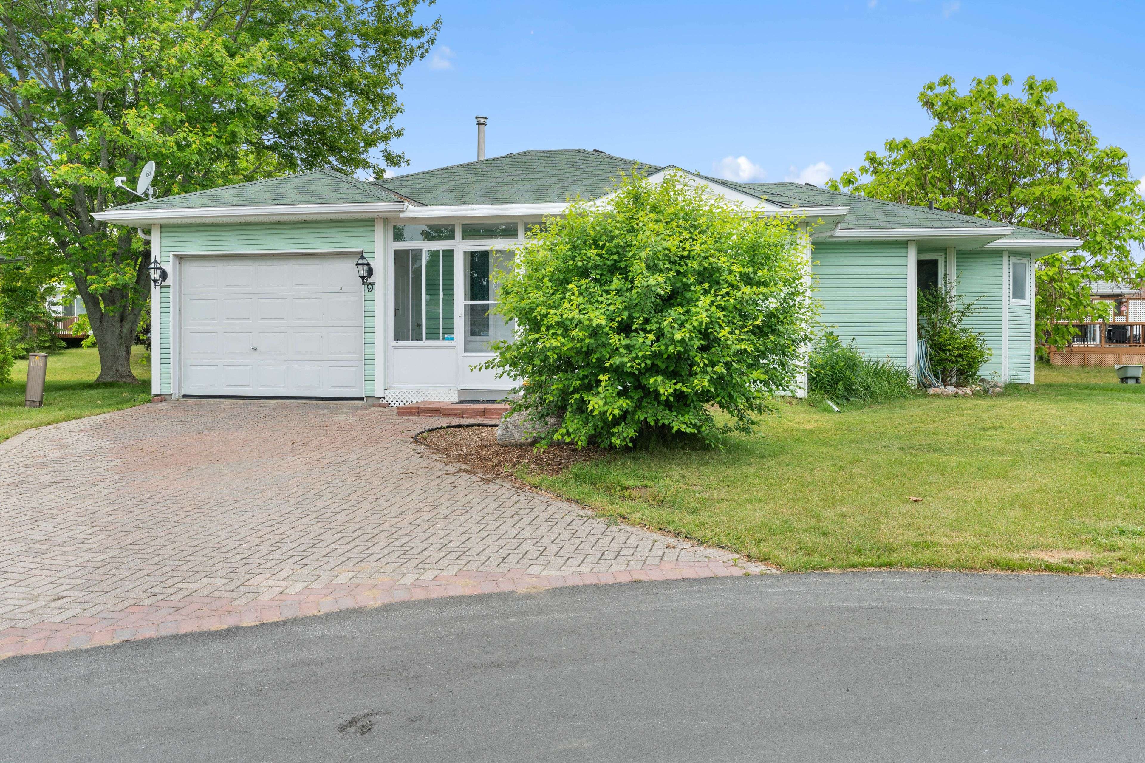 9 Reynolds PL, Prince Edward County, ON K0K 3L0