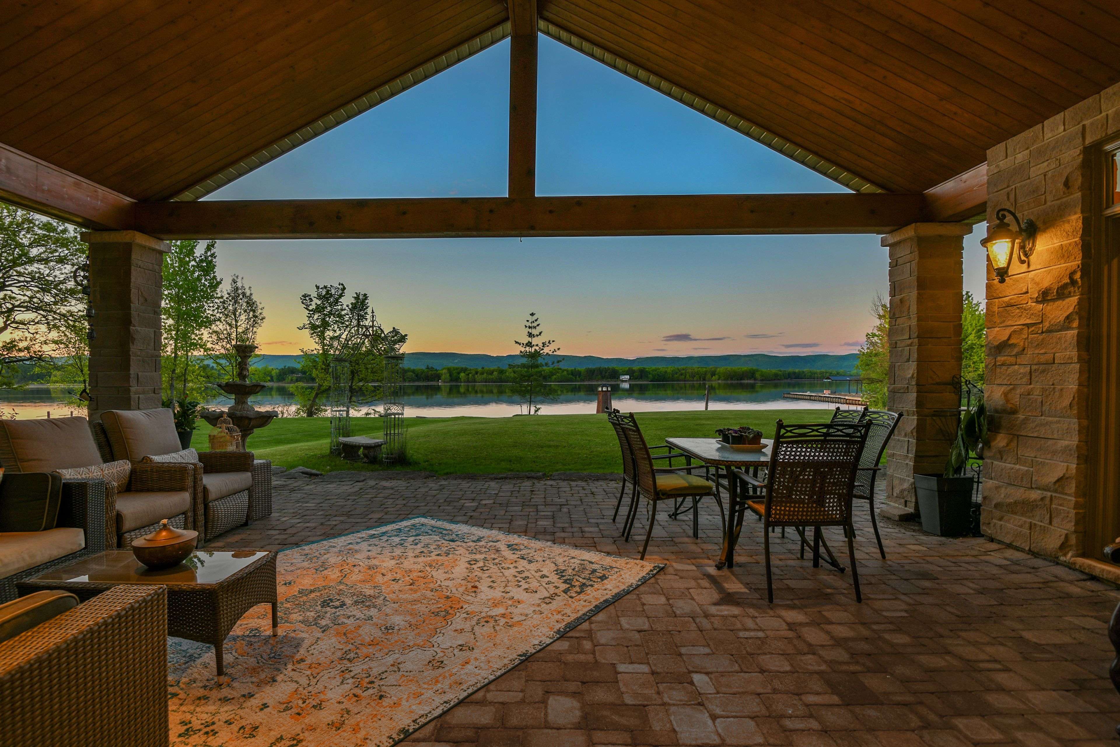 Constance Bay - Dunrobin - Kilmaurs - Woodlawn, ON K0A 1T0,133 Swift ST