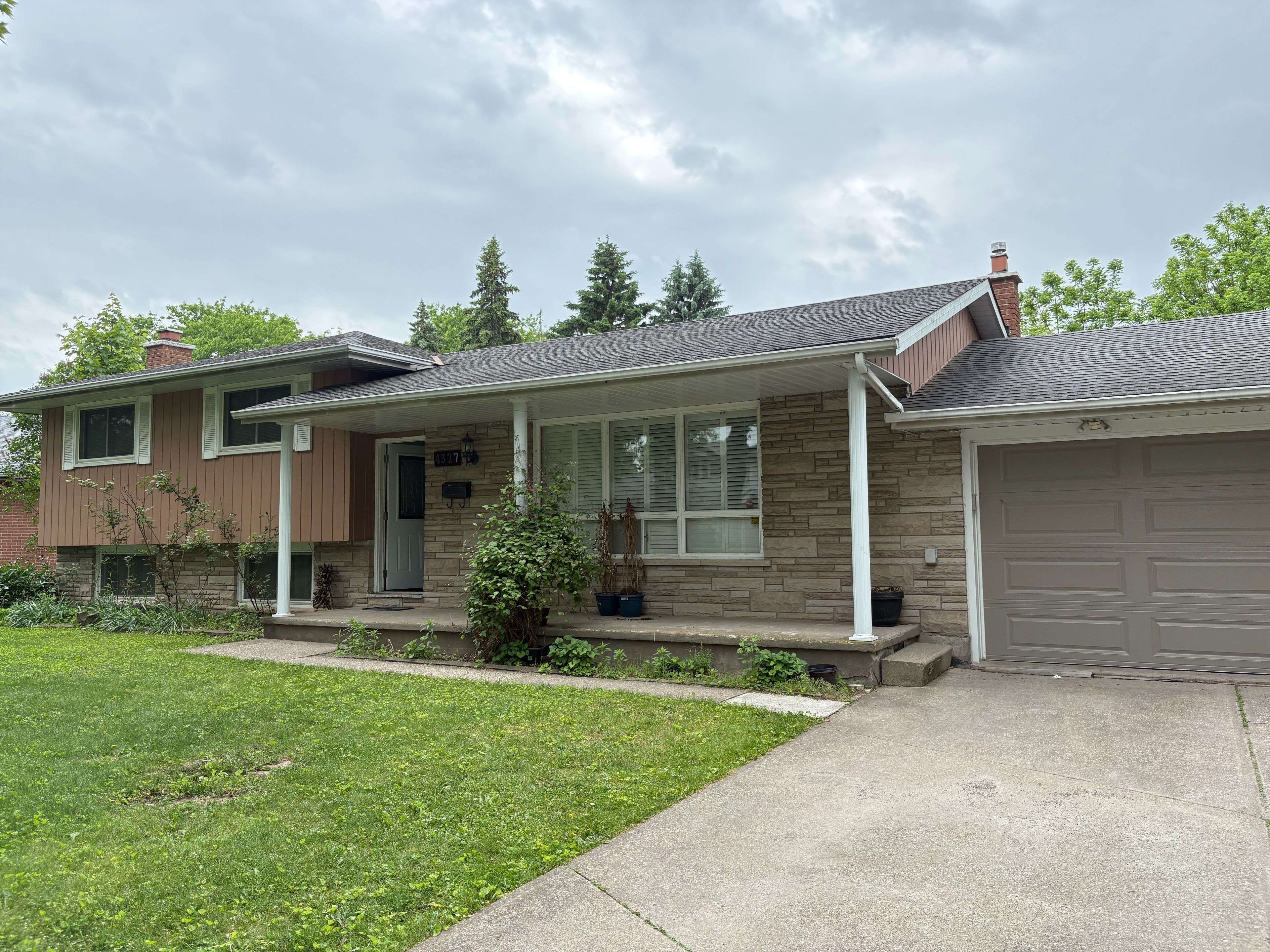 4327 Mitchell AVE, Niagara Falls, ON L2E 6R4