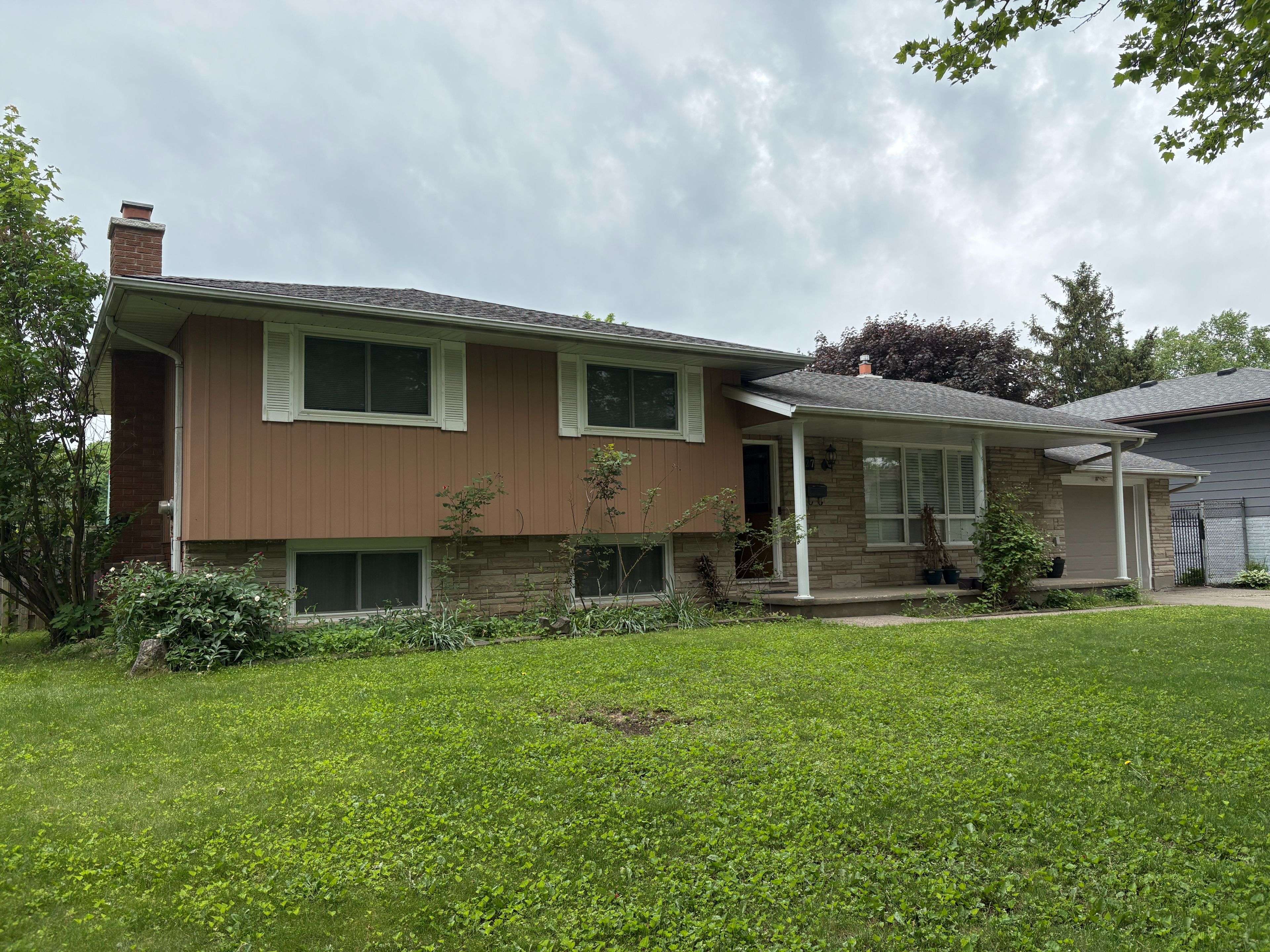 Niagara Falls, ON L2E 6R4,4327 Mitchell AVE