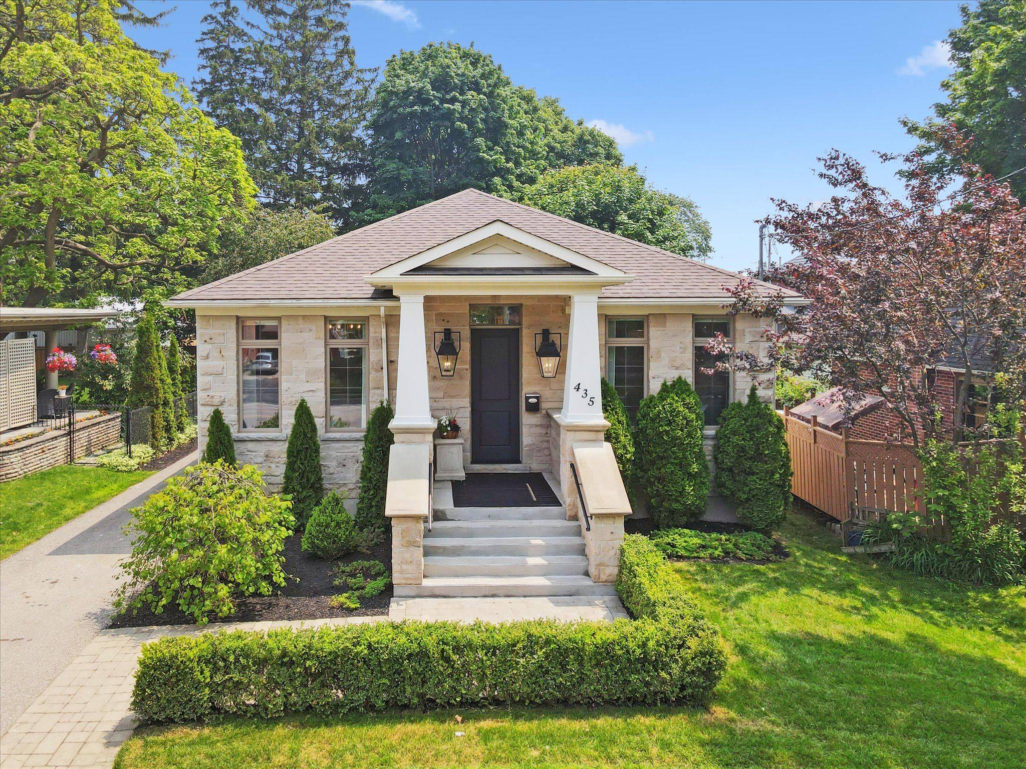 Cambridge, ON N3H 3Y7,435 Laurel ST
