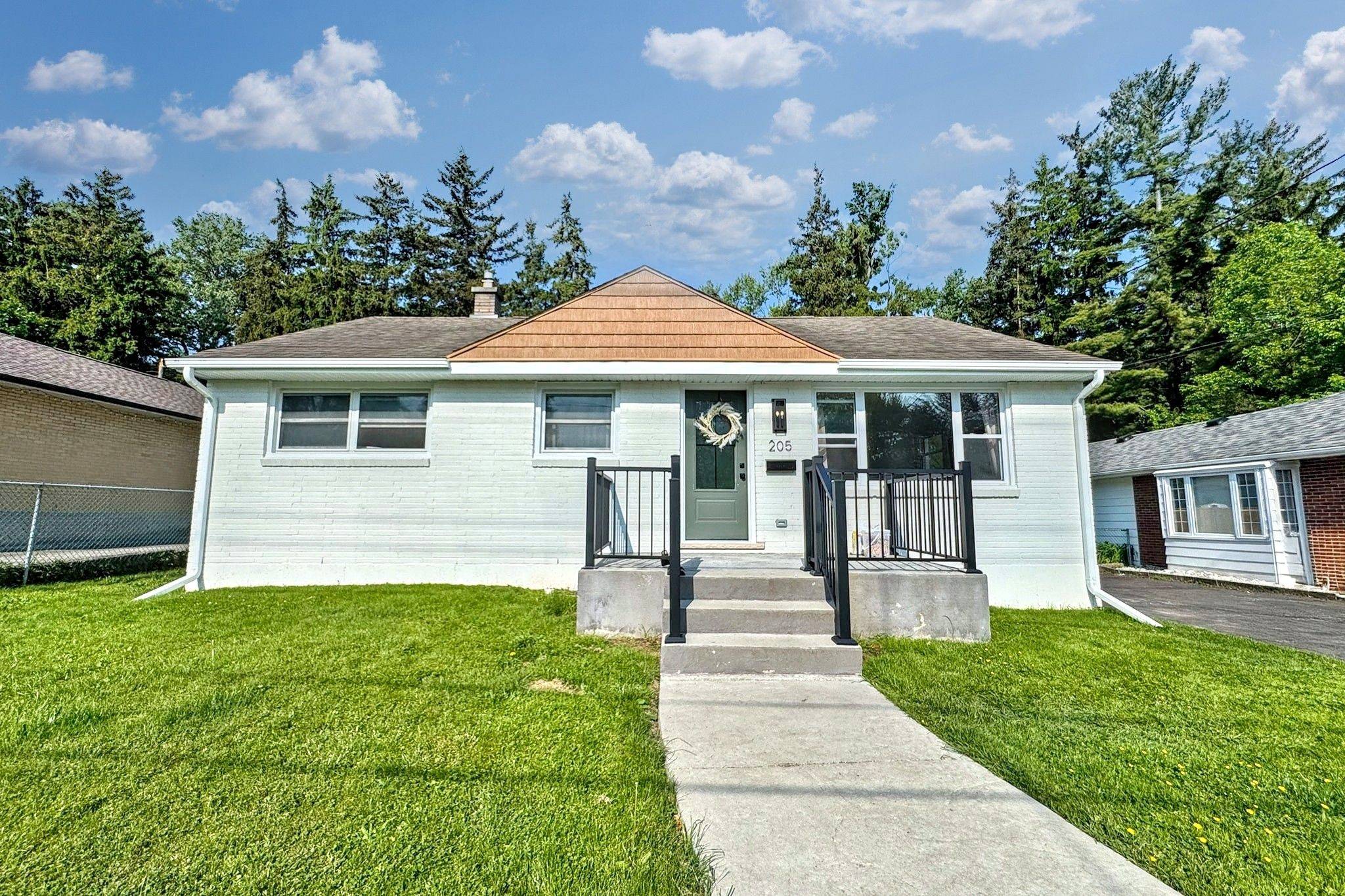 London South, ON N6J 3M2,205 Trowbridge AVE #Upper