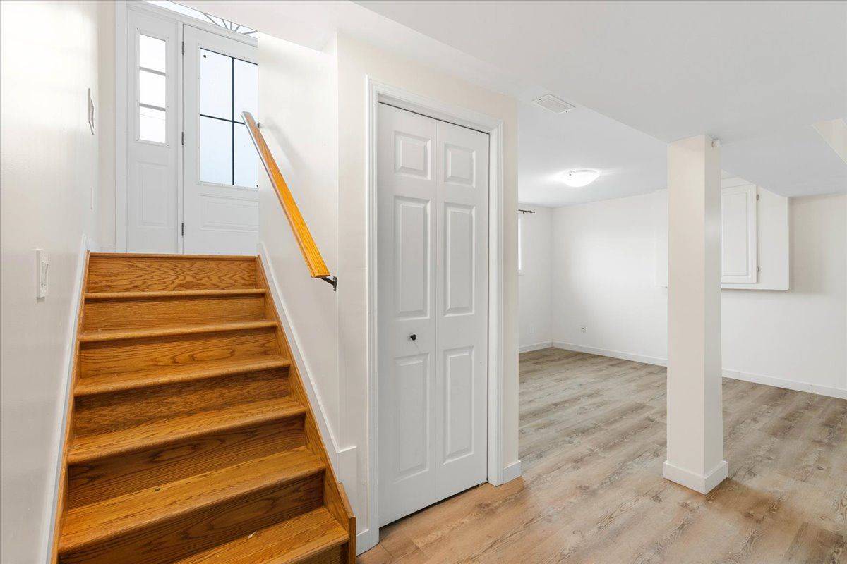 Belleville, ON K8N 2Y2,3 Clifford ST #Lower