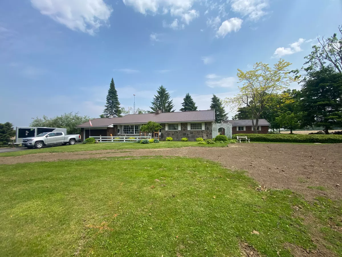Oro-medonte, ON L0L 1T0,978 15/16 Side Road E