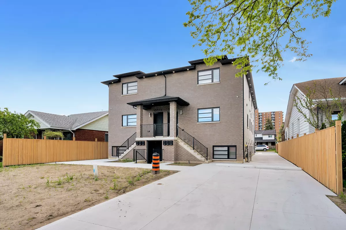 Windsor, ON N8X 3M5,1659 Windsor AVE #A
