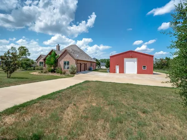2840 Rock Hill Road, Aubrey, TX 76227