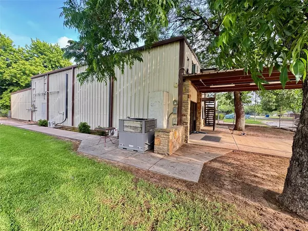 Buffalo Gap, TX 79508,321 N West Street