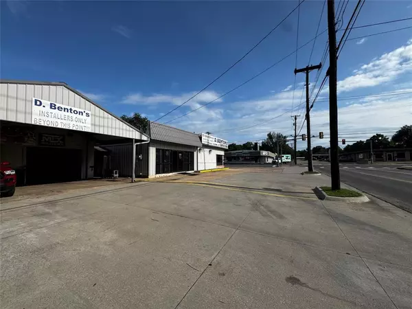 Paris, TX 75460,1626 Lamar Avenue
