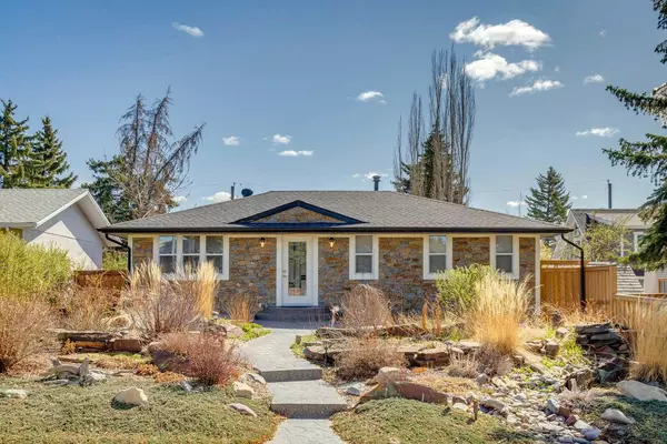 3140 46 ST Southwest, Calgary, AB T3E 3W8