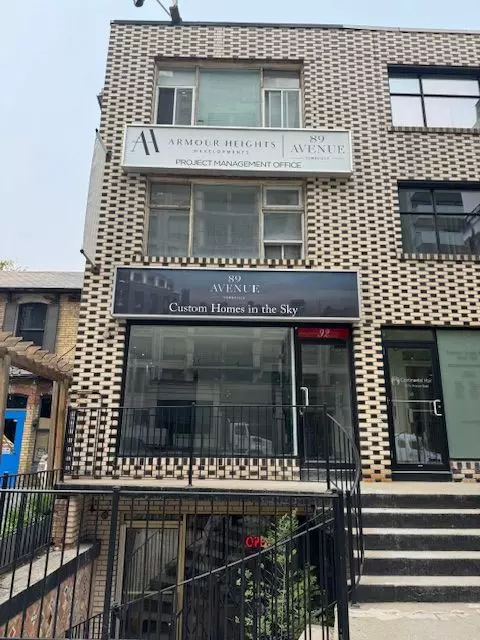 92 Avenue RD, Toronto C02, ON M5R 2H2