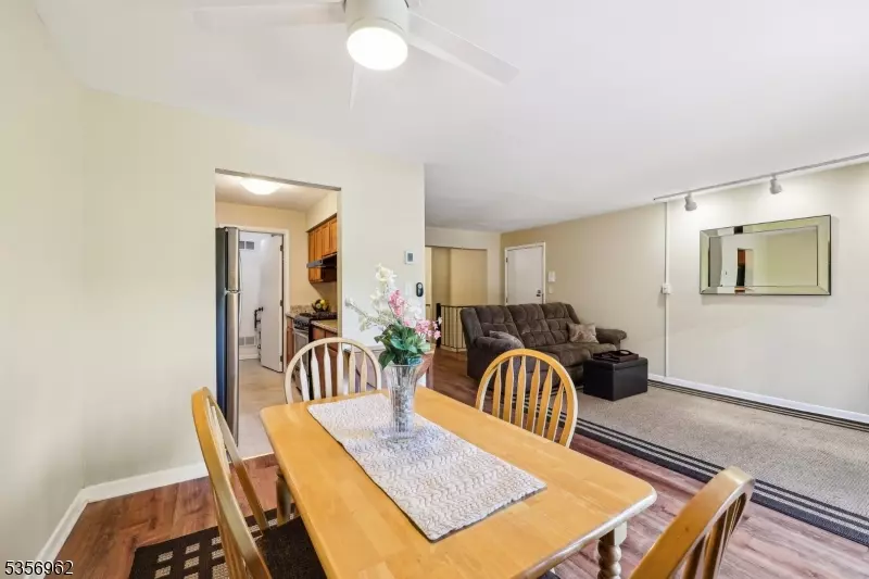 825 Riverside Ave #204, Lyndhurst Twp., NJ 07071