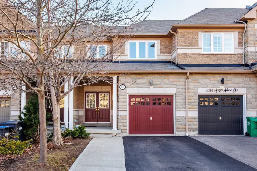 5182 Angel Stone DR, Mississauga, ON L5M 0L4