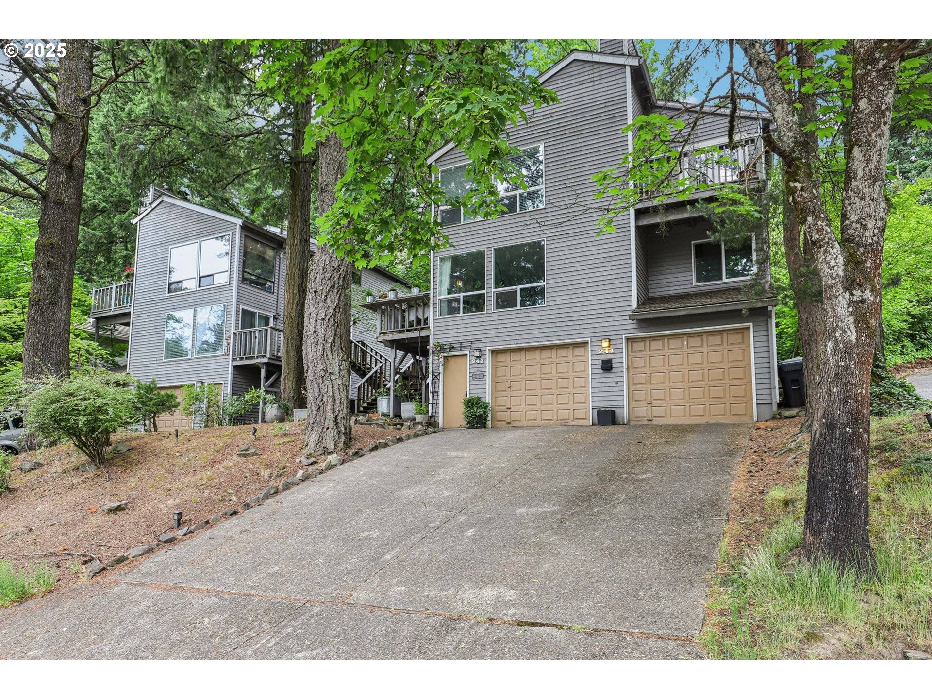 Lake Oswego, OR 97035,243 CERVANTES
