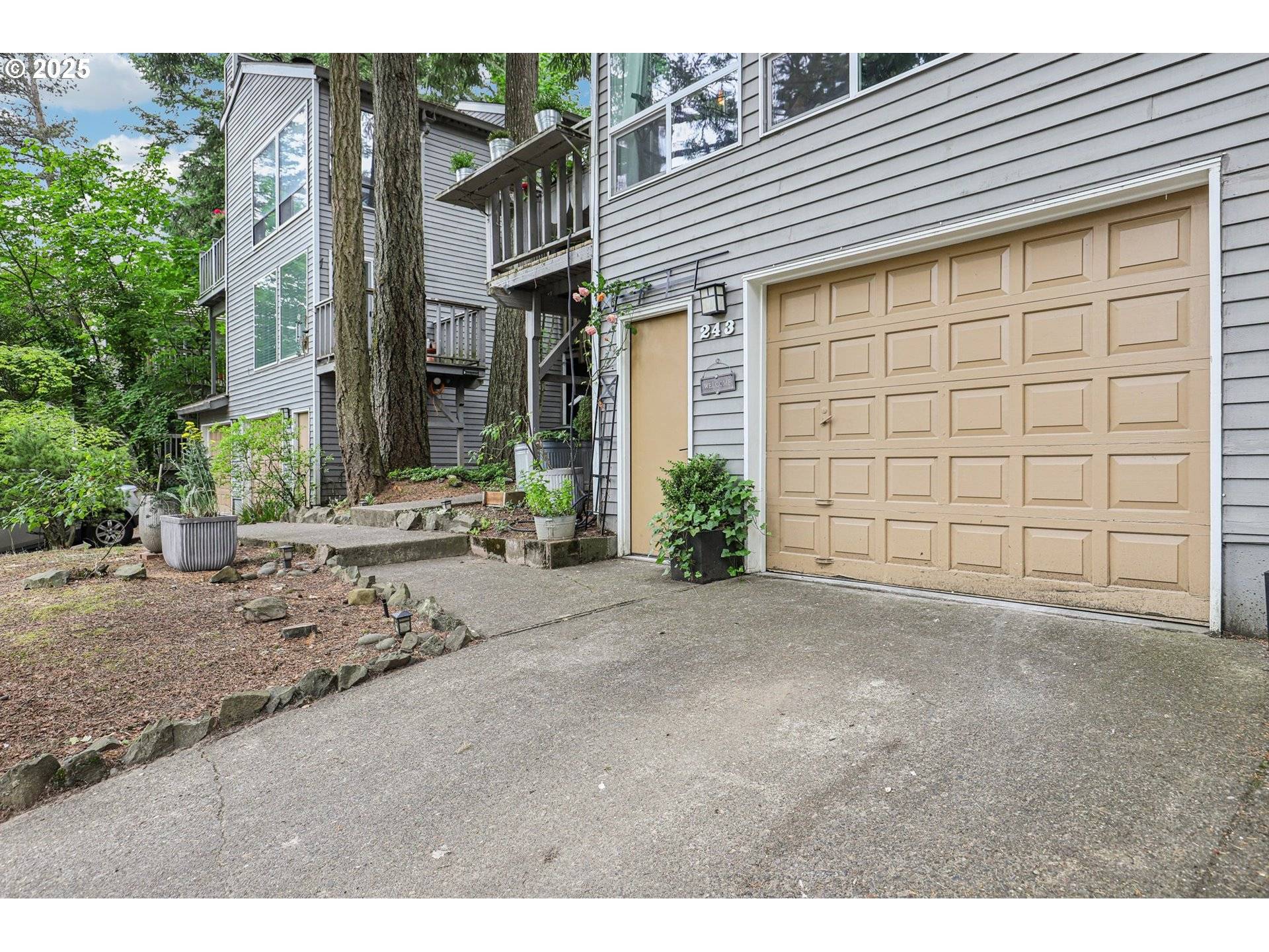 Lake Oswego, OR 97035,243 CERVANTES