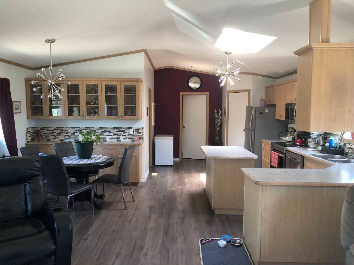 Hill Spring, AB T0K 1E0,26 1 ST East