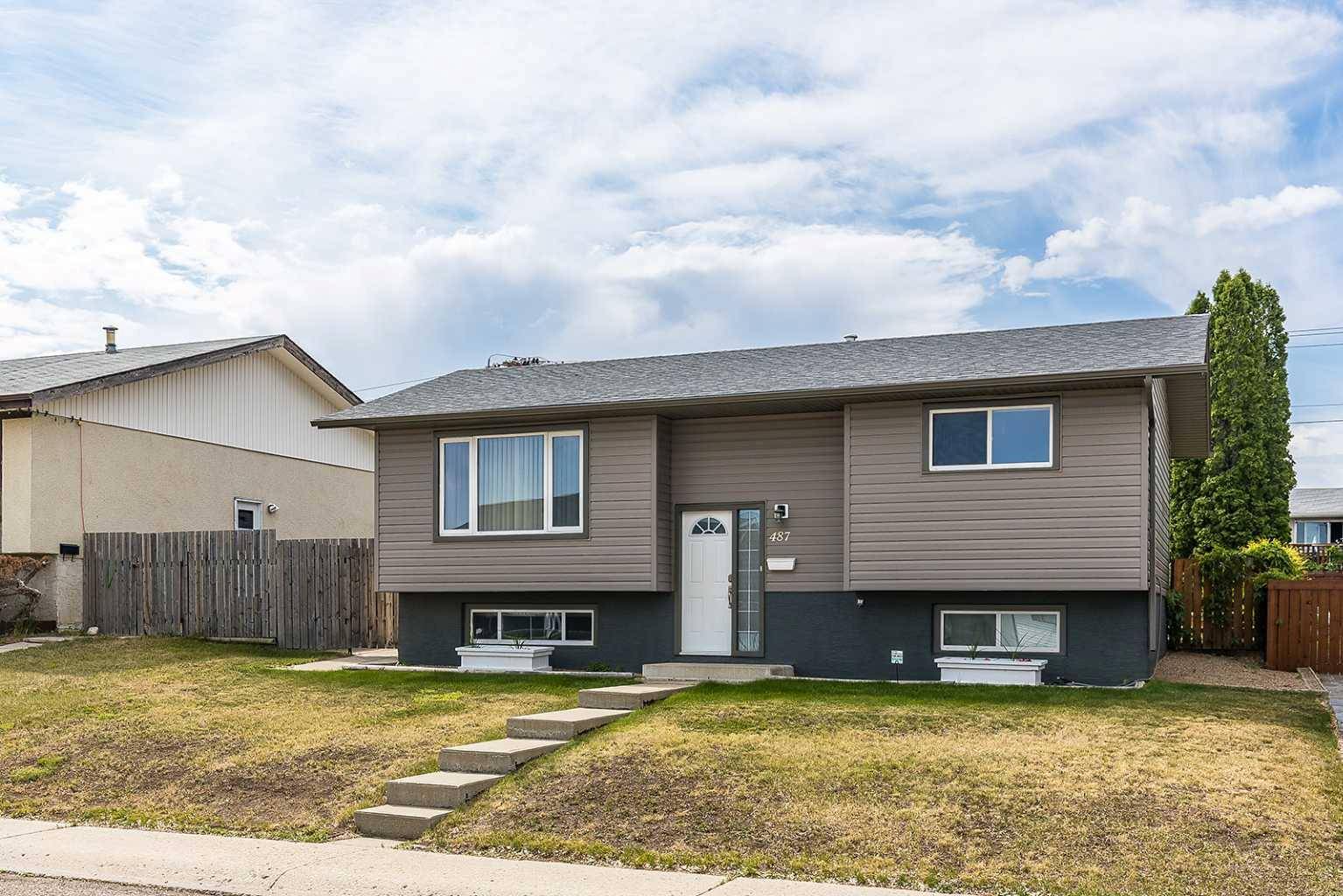Medicine Hat, AB T1C 1E4,487 Hilton CRES Northeast