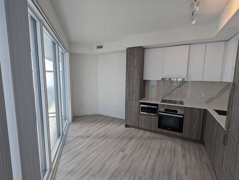 Toronto C08, ON M5E 0G1,55 Cooper ST #7208