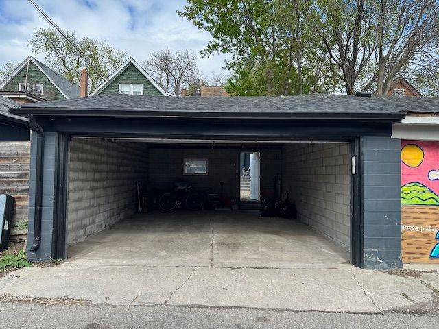 Toronto C01, ON M6G 3A6,236 Grace ST #Main
