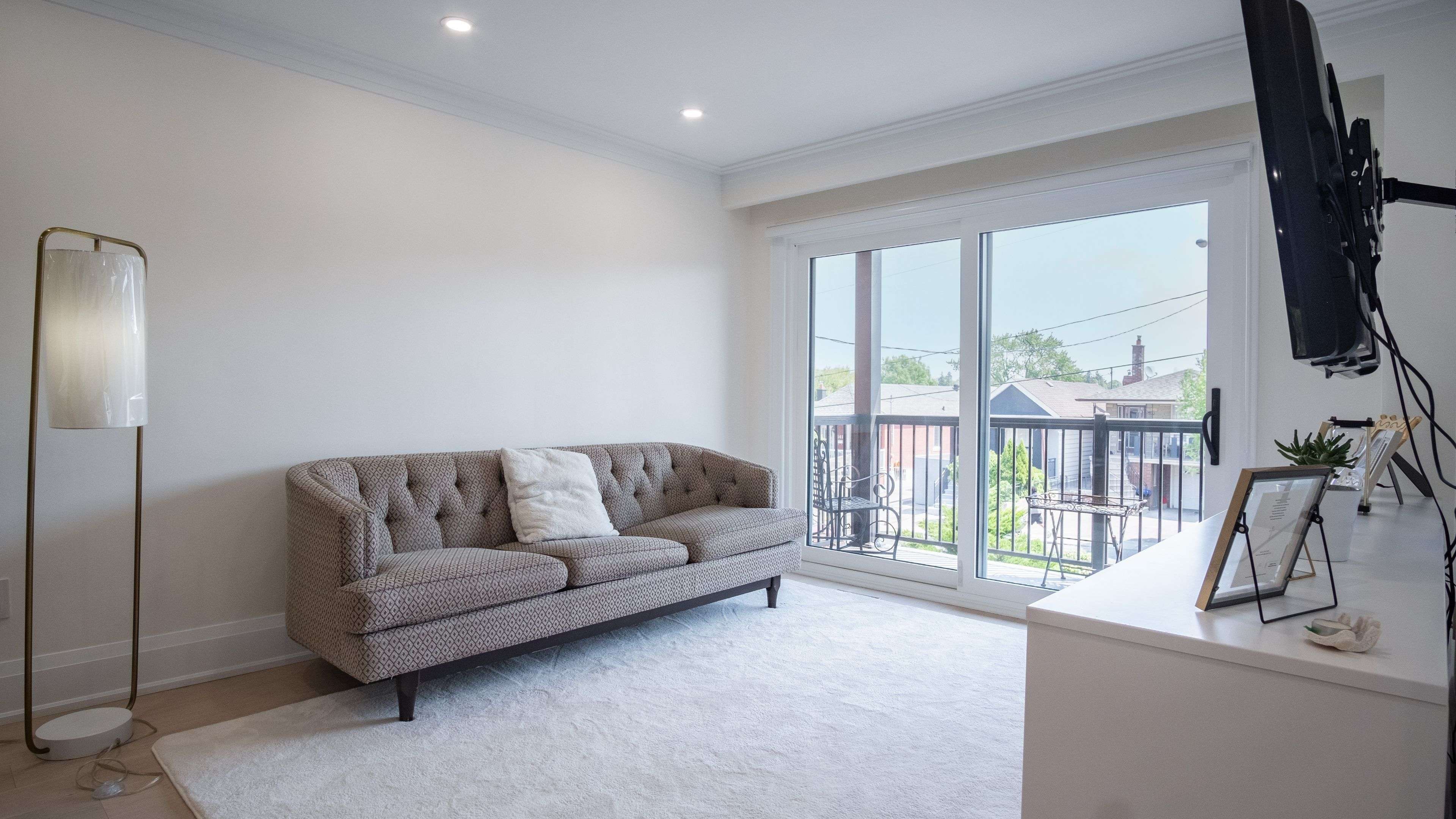 Toronto C03, ON M6E 3N5,434 Westmount AVE