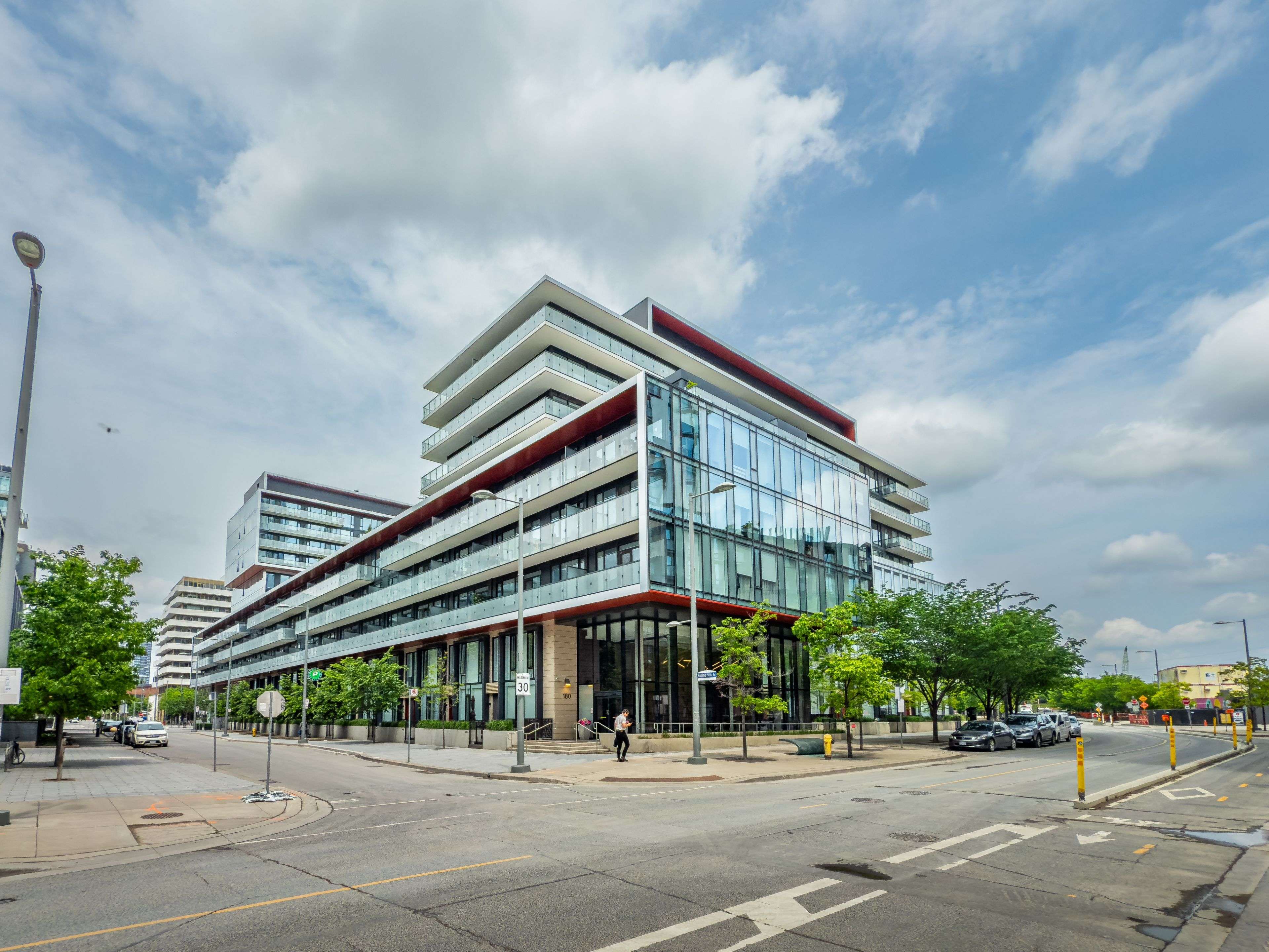 180 Mill ST #S808, Toronto C08, ON M5A 0V7