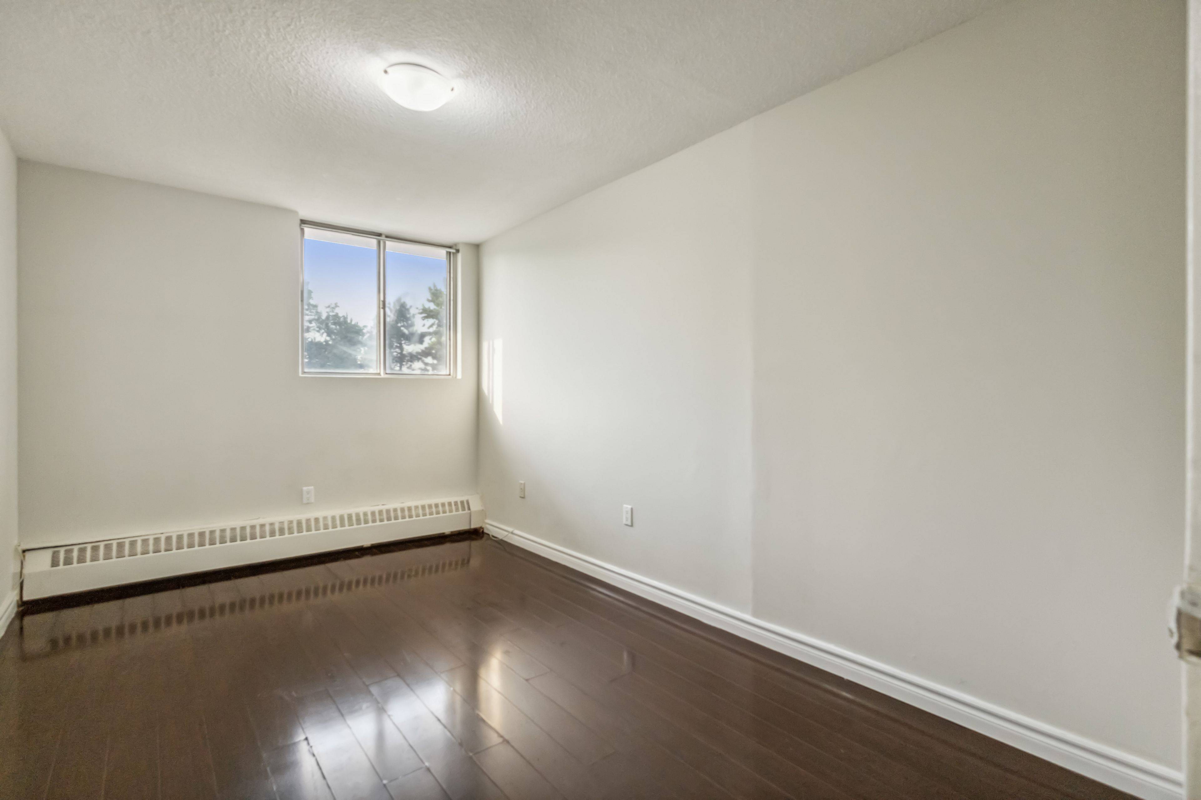 Toronto E04, ON M1P 4V2,100 Dundalk DR #410