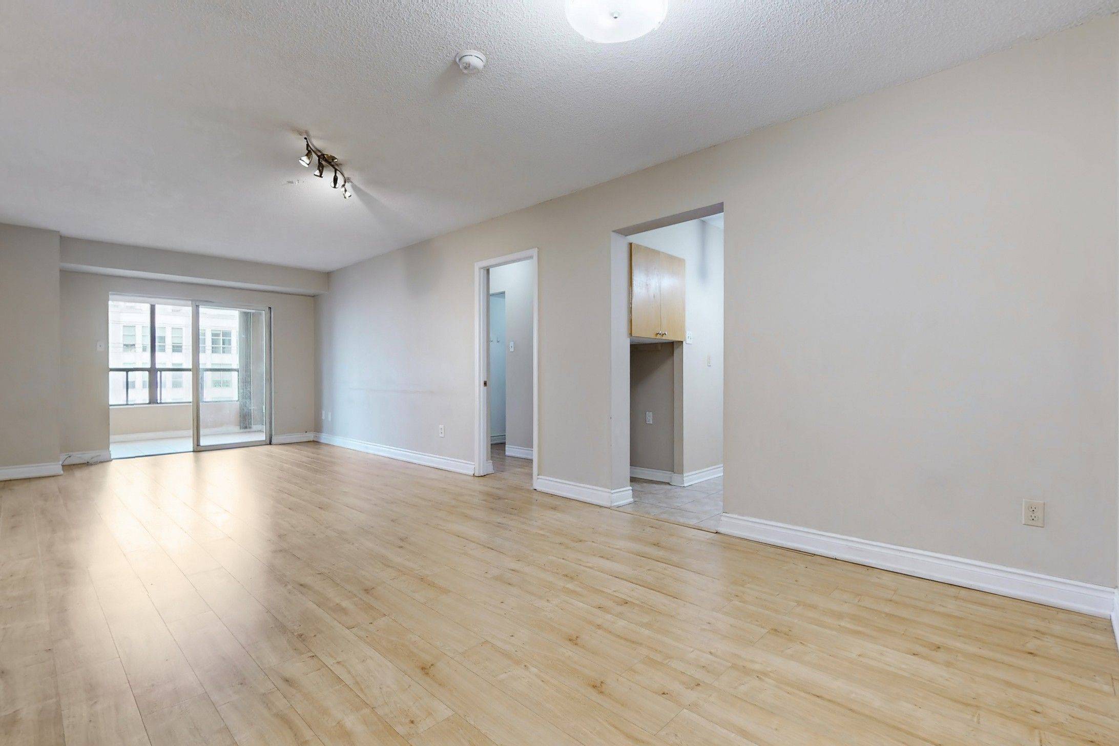 Toronto E07, ON M1S 5B5,39 Kimbercroft CT #411