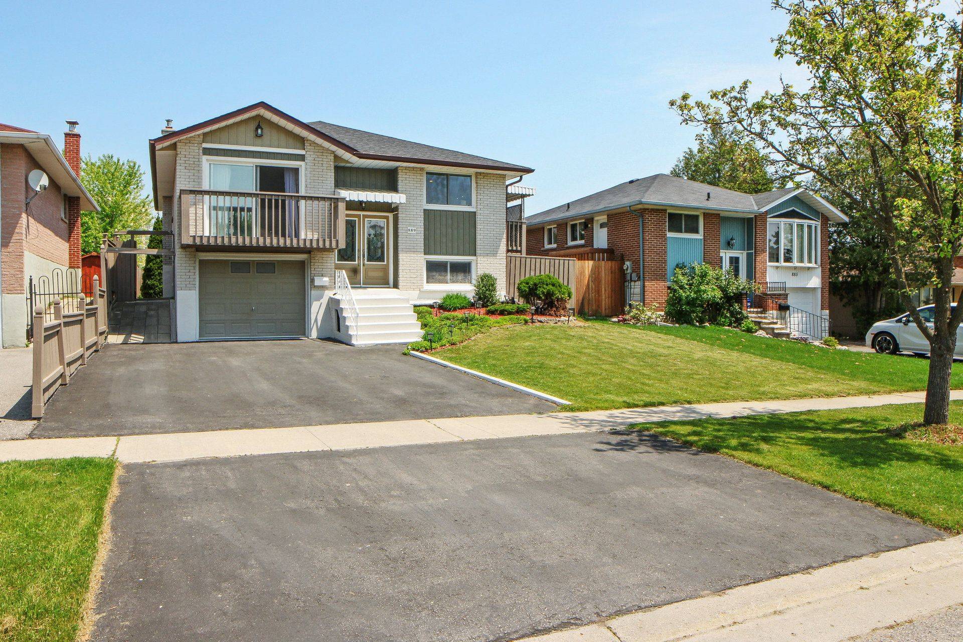 Oshawa, ON L1G 2Y7,889 Carnaby CRES