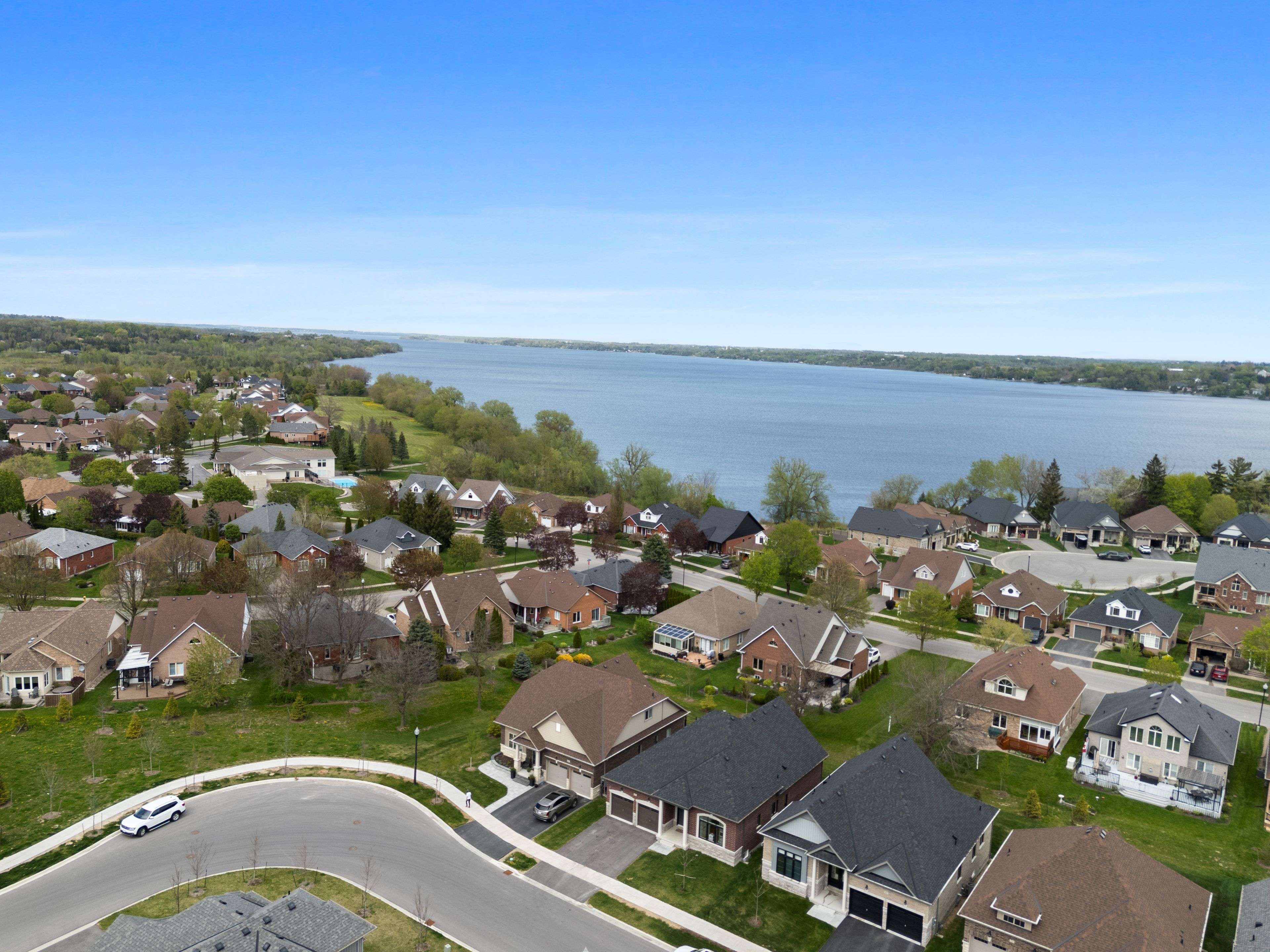 Scugog, ON L9L 0B4,85 Holtby CT
