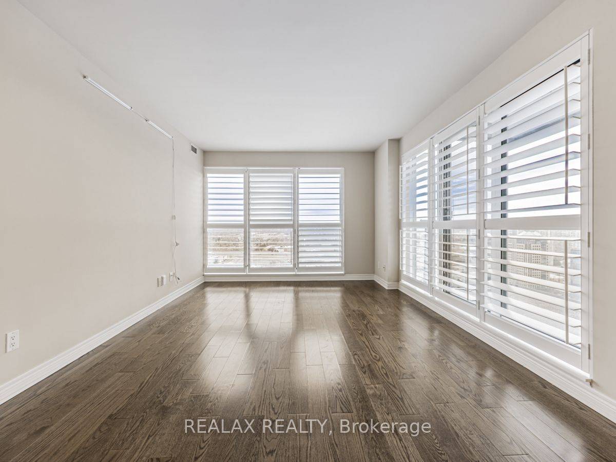 Toronto E09, ON M1P 0B2,70 Town Centre CT #3102