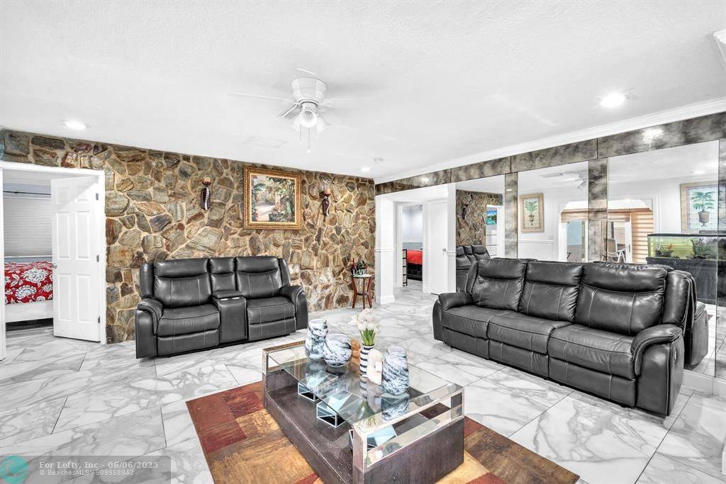 Miramar, FL 33023,6757 Petunia Drive