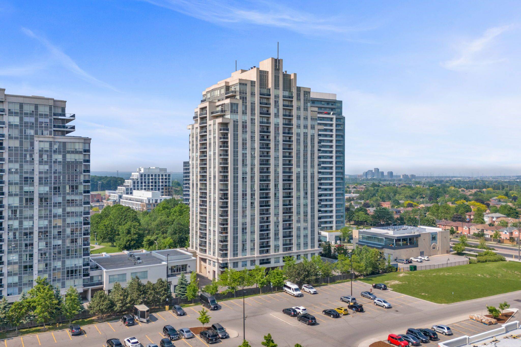 7 North Park RD #2103, Vaughan, ON L4J 0C9