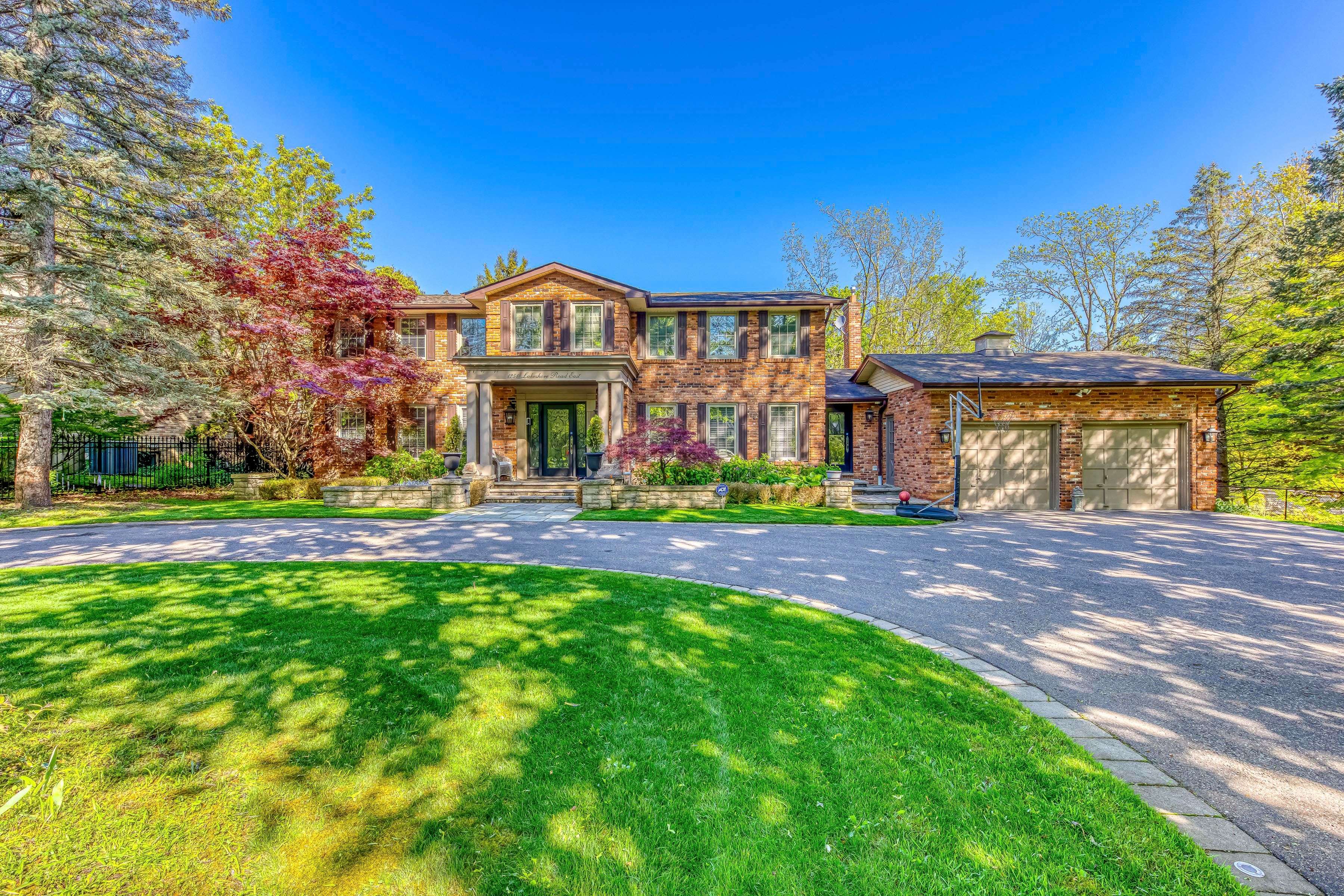1251 Lakeshore RD E, Oakville, ON L6J 1L5