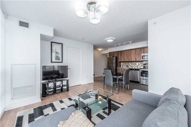 Toronto W04, ON M6A 1C3,830 Lawrence AVE W #1111