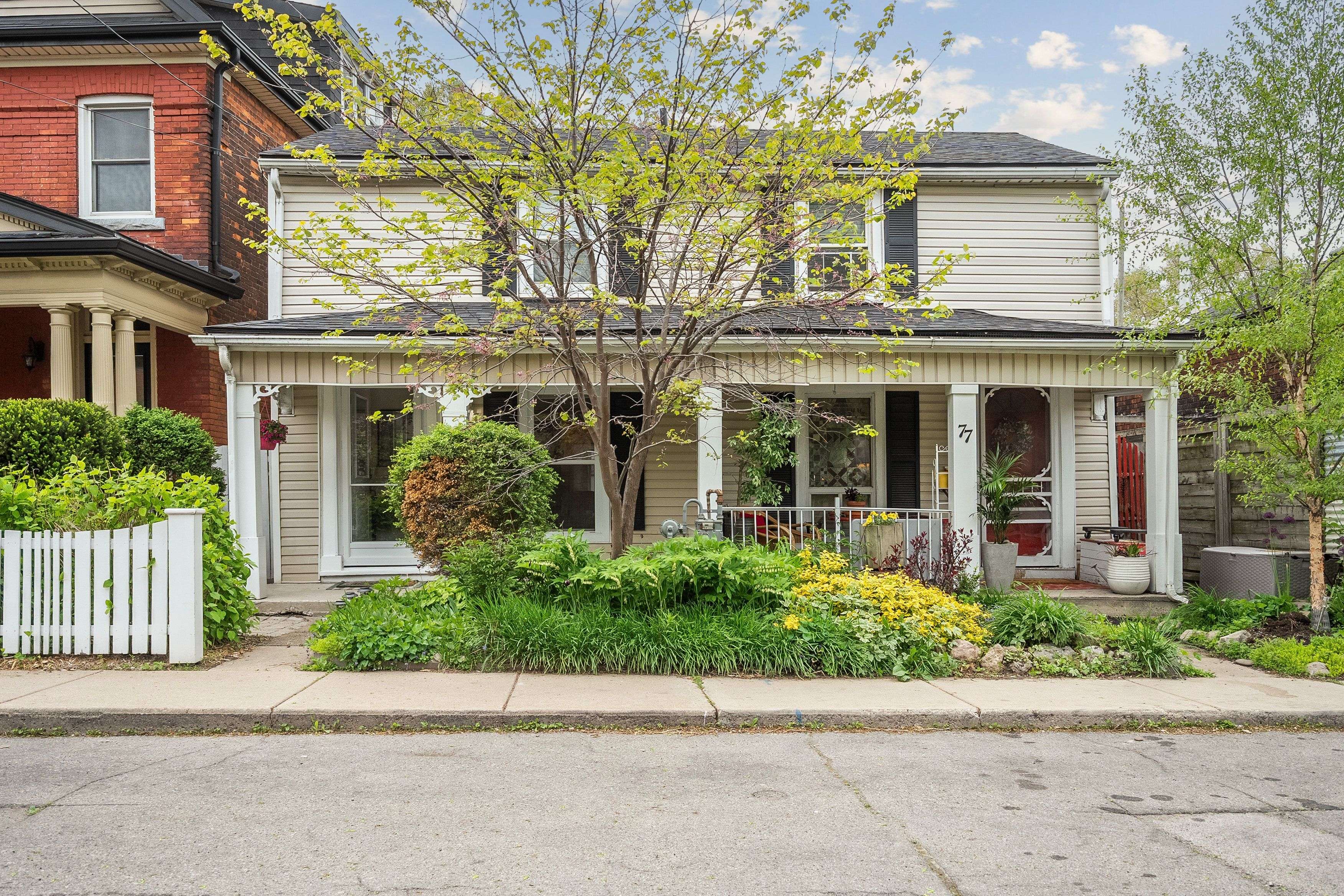 Hamilton, ON L8R 2X7,75 Ray ST N