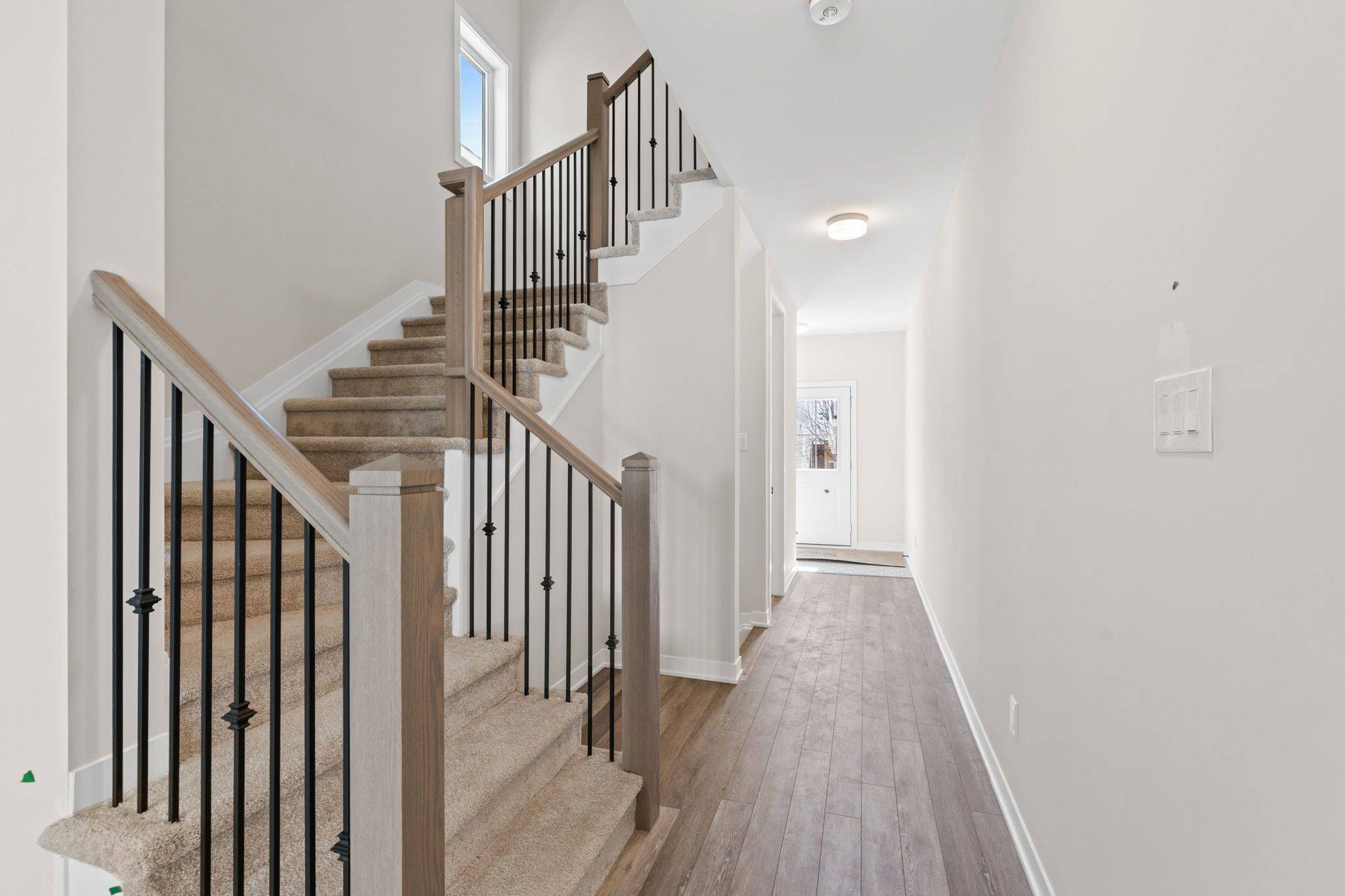 Stittsville - Munster - Richmond, ON K2S 0P9,513 BRIGATINE AVE