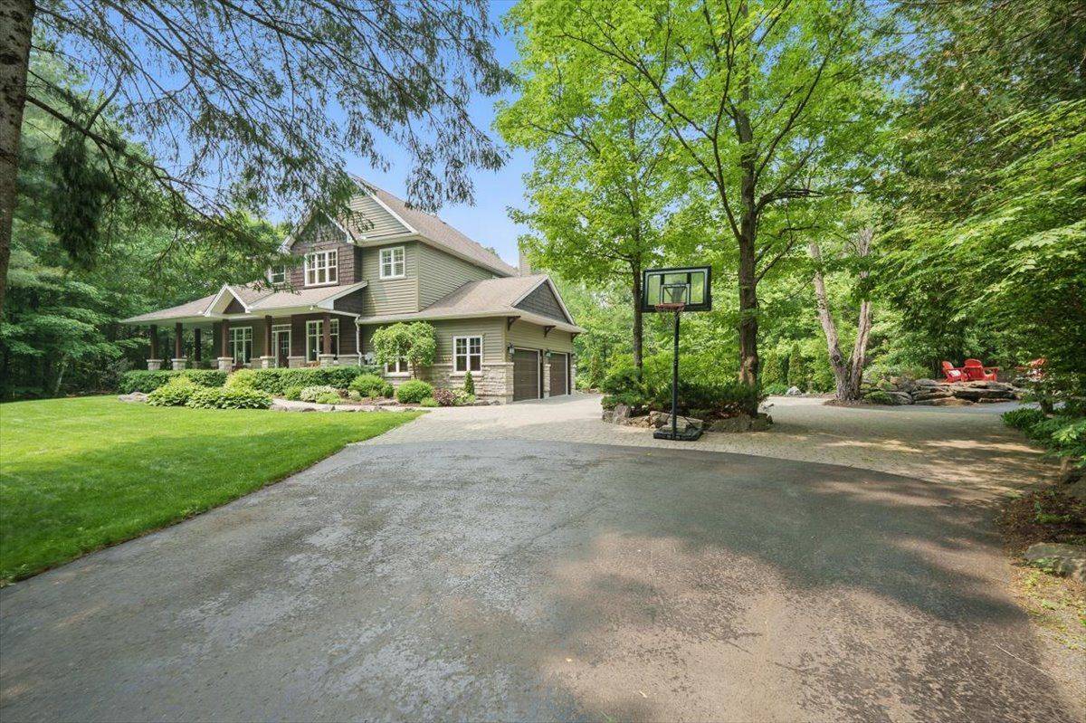 Orleans - Cumberland And Area, ON K4C 1H6,2390 Brennan Park DR