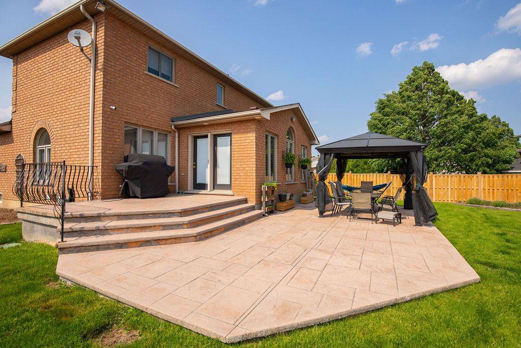 Hamilton, ON L9B 2J9,177 Claudette Gate