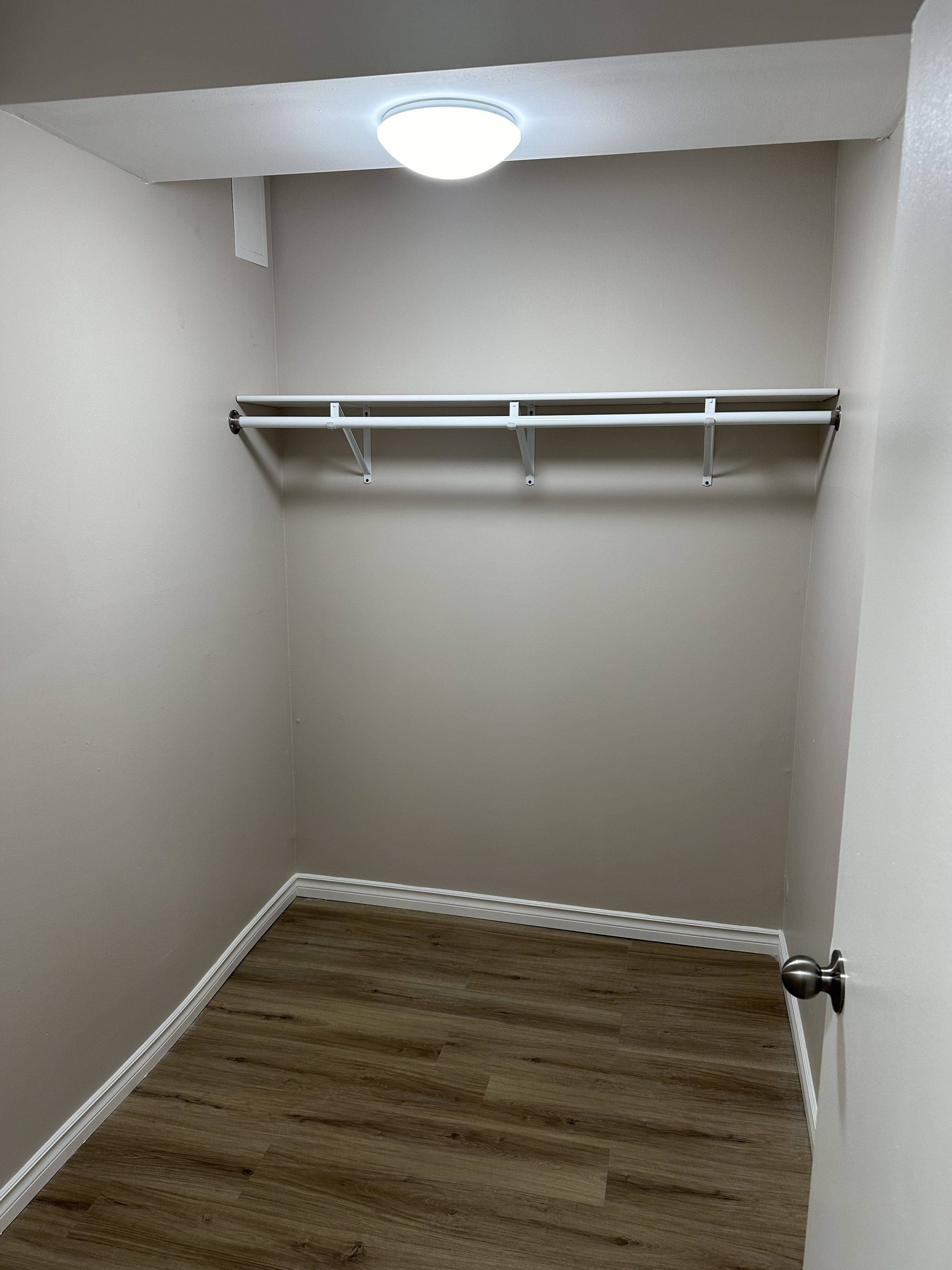 Tillsonburg, ON N4G 3L5,185 Lisgar AVE #102