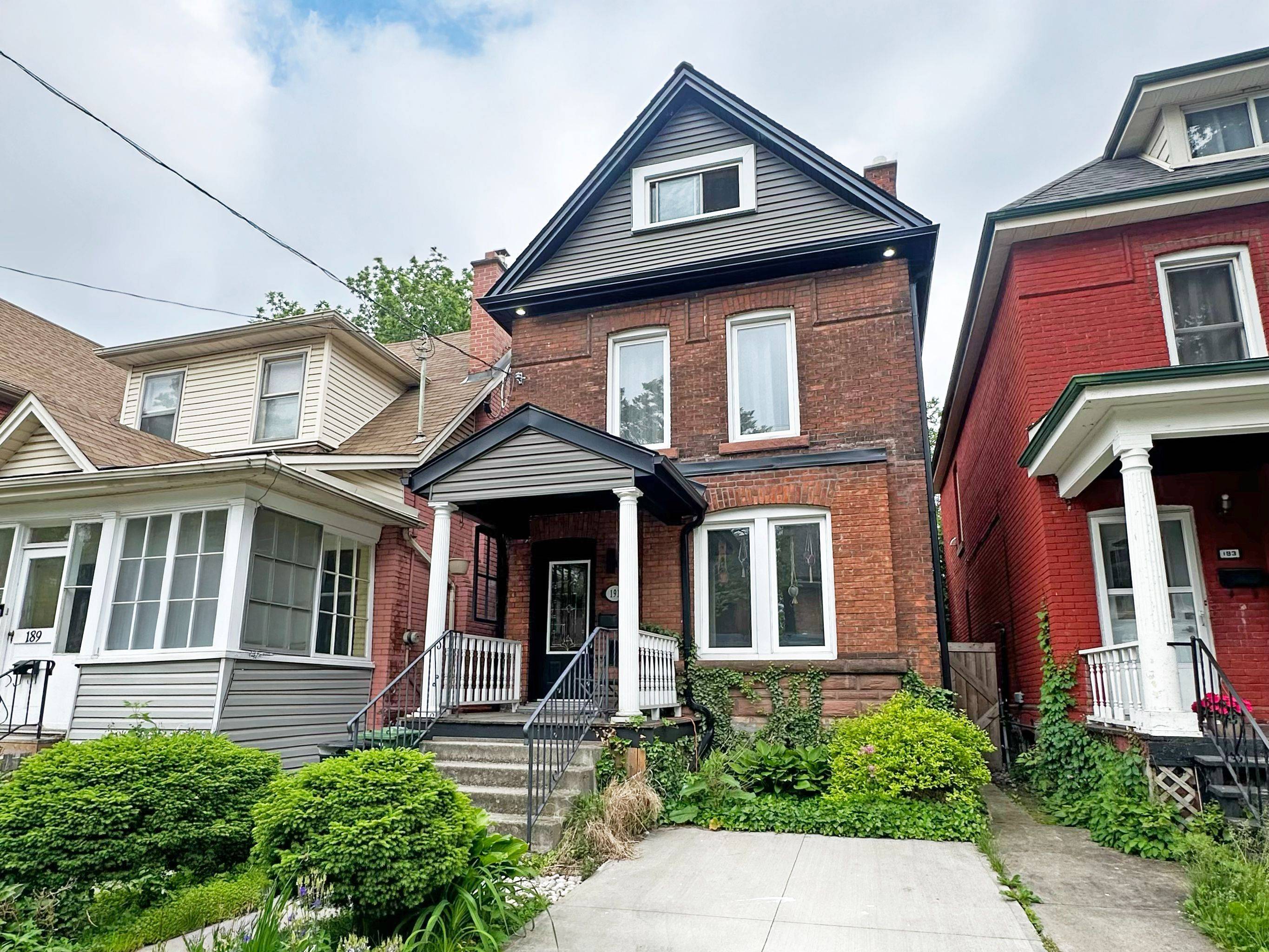 Hamilton, ON L8M 2J7,191 Burris ST