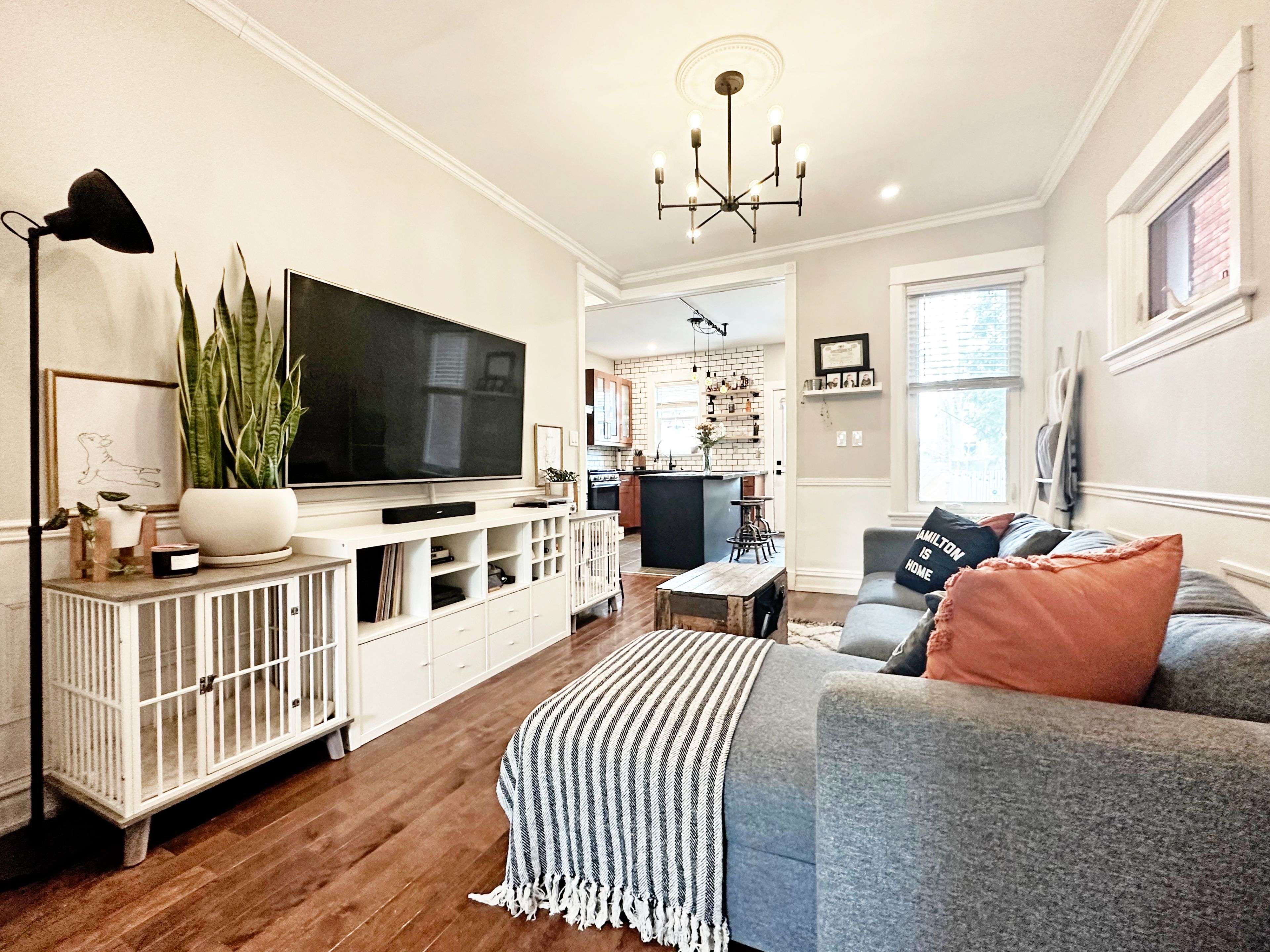 Hamilton, ON L8M 2J7,191 Burris ST