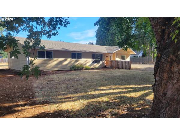 32953 SE DARROW RD, Estacada, OR 97023