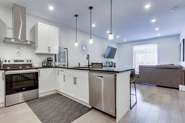 Norwich, ON N0J 1P0,12 WASHINGTON ST W #402